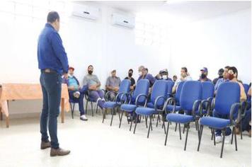 Prefeito Alexandre participa de primeira reunião com colaboradores da Amarp