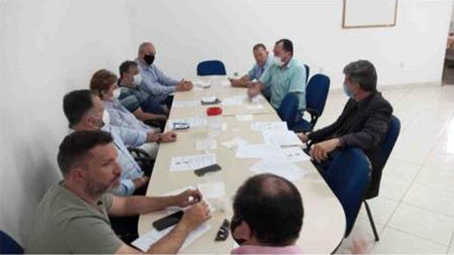 Alexandre Borges, prefeito de Ibitiúra de Minas, é o novo presidente da AMARP